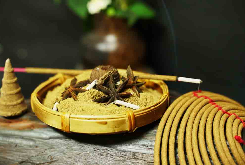 Ý Nghĩa và Lợi Ích Nhang Trầm trong Dịp Đầu Năm